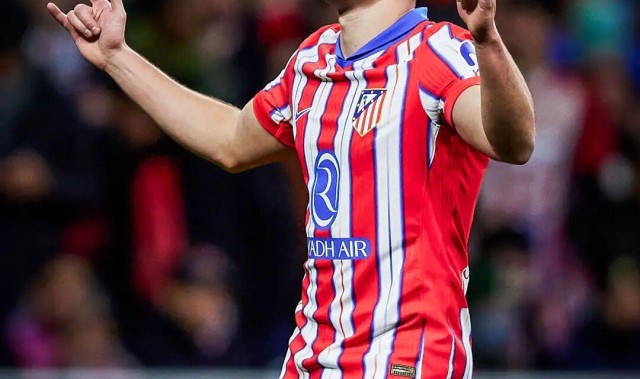 开云体育官网-从冠军圣体到0冠梦魇！马竞艰难晋级决赛，小蜘蛛的救赎机会来了